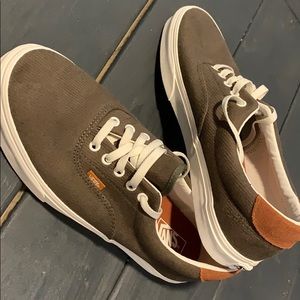 BRAND NEW Men’s Vans Casual Shoe Size 12